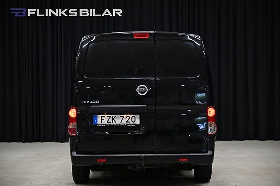Nissan NV200 9 of 25