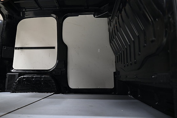 Nissan NV200 8 of 25