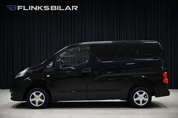 Nissan NV200 3 of 5