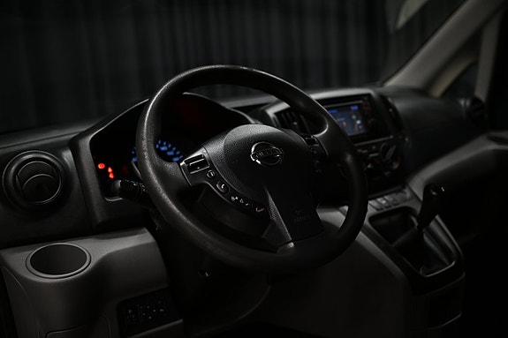 Nissan NV200 13 of 25