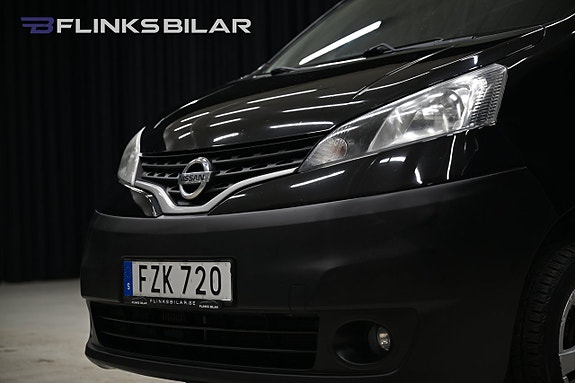 Nissan NV200 12 of 25