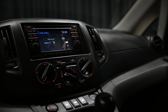 Nissan NV200 23 of 25