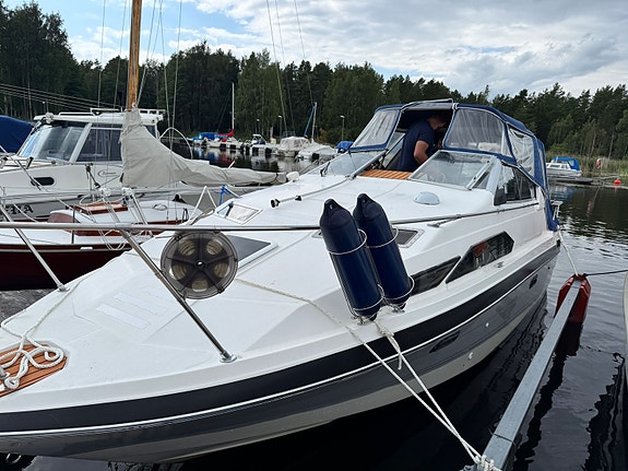 Bayliner 5.8 Omc 2655 10 of 20