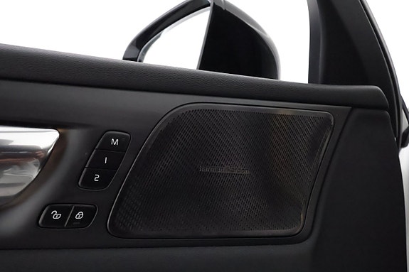 Volvo S60 27 of 30