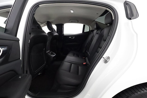 Volvo S60 12 of 30