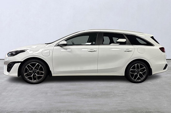 Kia Ceed 2 of 5