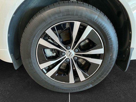 Volvo XC60 10 of 15