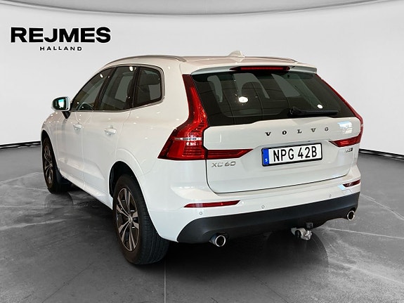 Volvo XC60 2 of 5