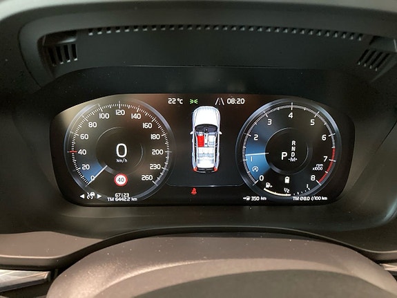 Volvo XC60 12 of 15