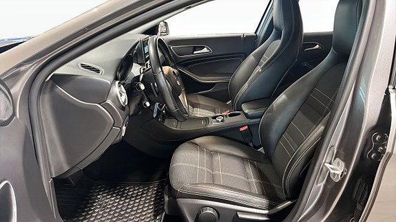 Mercedes-Benz GLA220 3 of 5