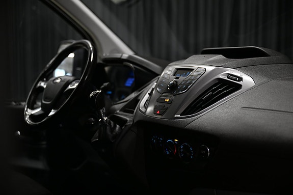Ford Transit Custom 25 of 27