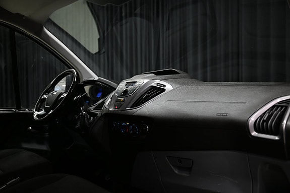 Ford Transit Custom 24 of 27