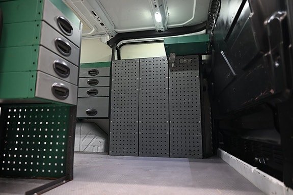 Ford Transit Custom 11 of 27