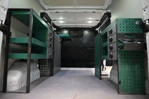 Ford Transit Custom 8 of 27