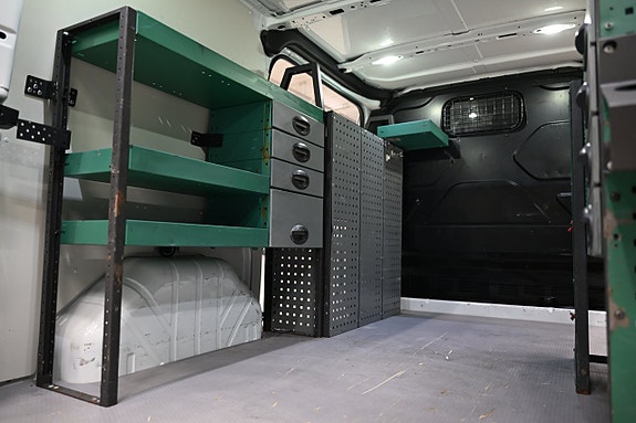 Ford Transit Custom 10 of 27