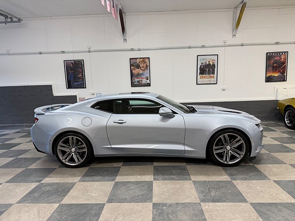 Chevrolet Camaro SS 2 of 5
