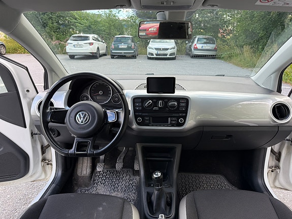 Volkswagen UP! 5 of 11