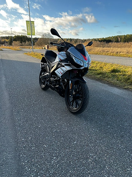 Aprilia TOUNO 125 4 of 5
