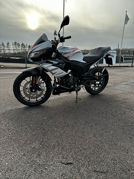 Aprilia TOUNO 125 3 of 5