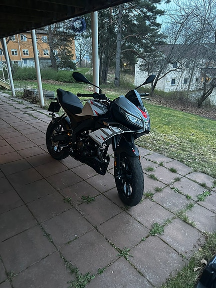 Aprilia TOUNO 125 2 of 5