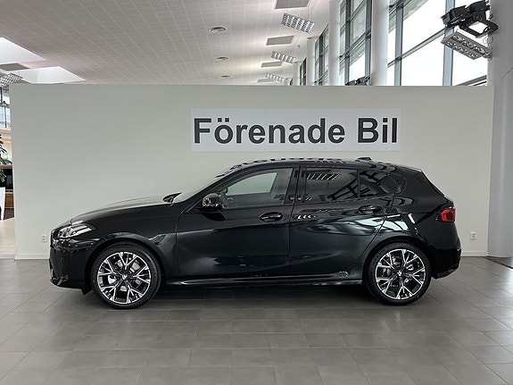 BMW 120 3 of 5