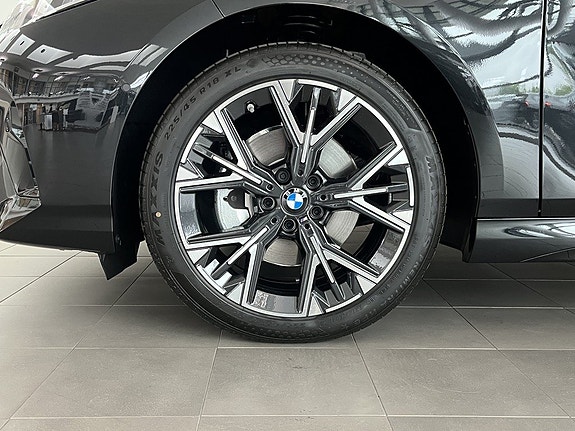 BMW 120 4 of 5