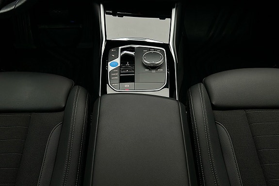 BMW i4 9 of 23