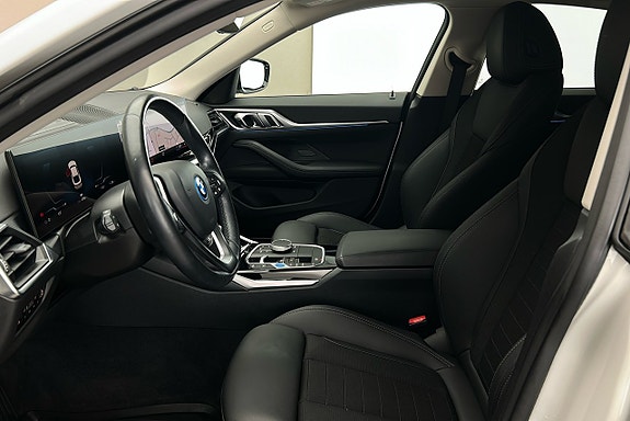 BMW i4 10 of 23