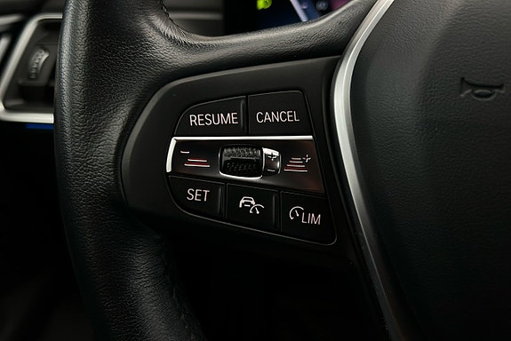 BMW i4 20 of 23