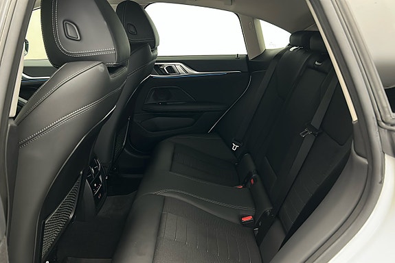 BMW i4 13 of 23