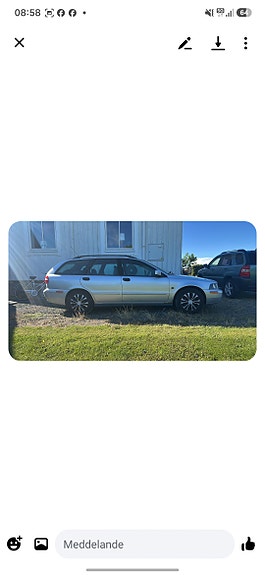 Volvo V40 2 of 6
