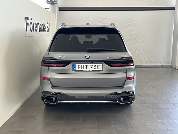 BMW X7 16 of 18