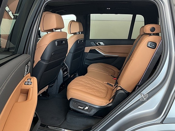 BMW X7 14 of 18