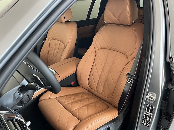 BMW X7 6 of 18
