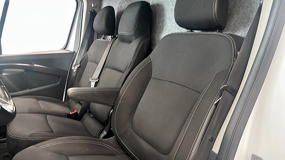 Nissan Primastar 5 of 5