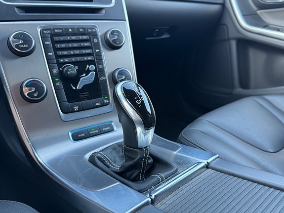 Volvo V60 6 of 16