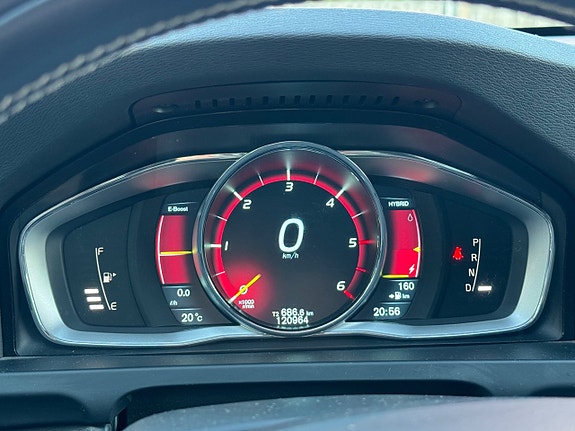 Volvo V60 7 of 16