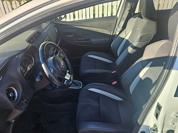 Toyota Yaris 5 of 5
