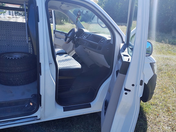 Volkswagen Transporter 9 of 18