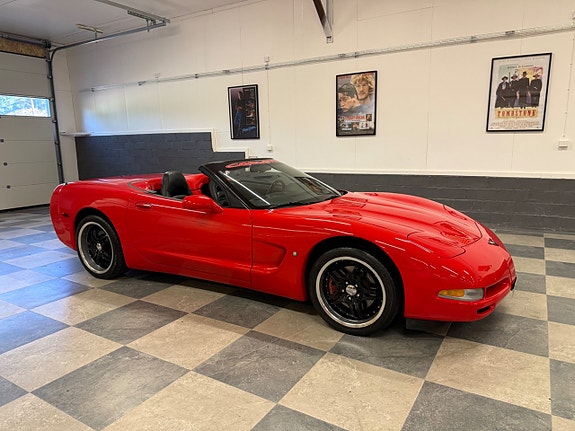 Chevrolet Corvette 2 of 5