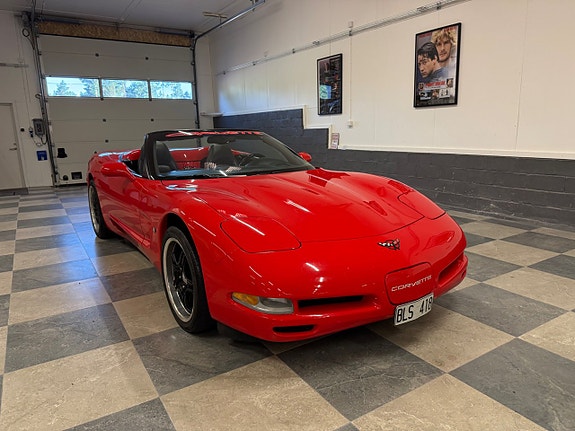 Chevrolet Corvette 3 of 5
