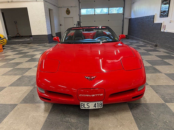 Chevrolet Corvette 4 of 5