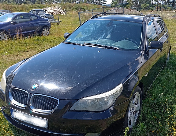 BMW 520i 2 of 5
