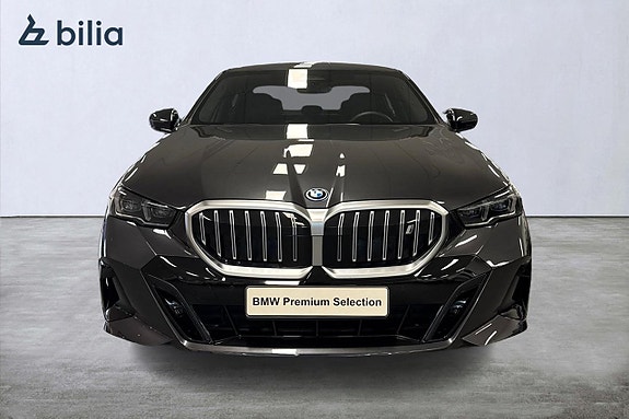 BMW i5 5 of 19