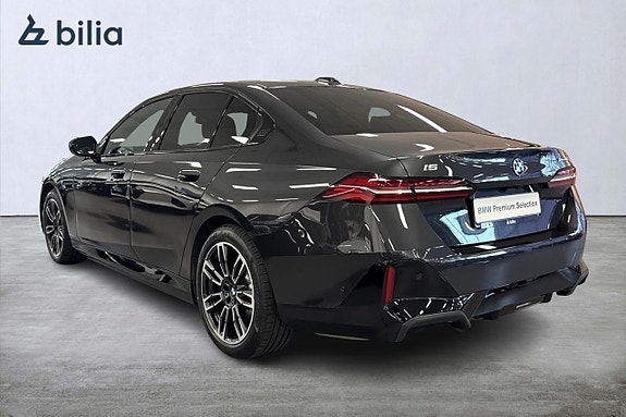 BMW i5 2 of 19
