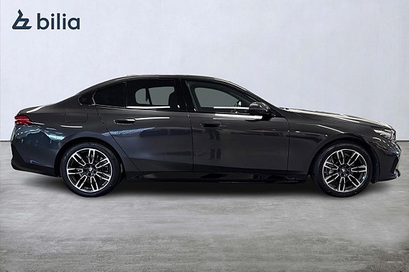 BMW i5 15 of 19