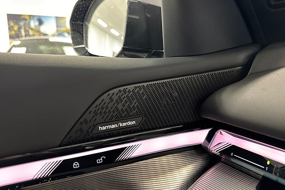 BMW i5 18 of 19
