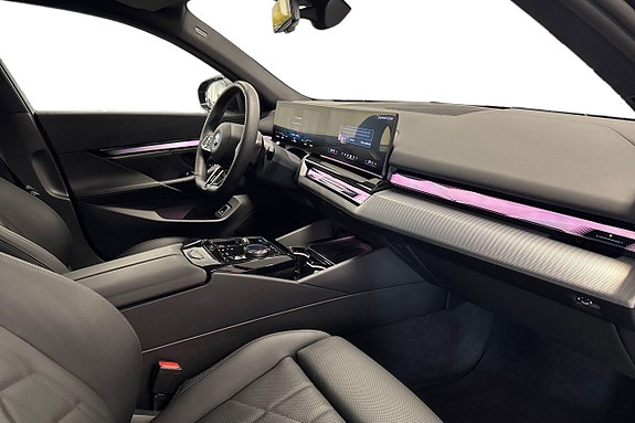 BMW i5 6 of 19