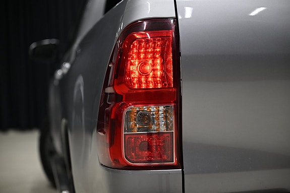 Toyota HiLux 10 of 30