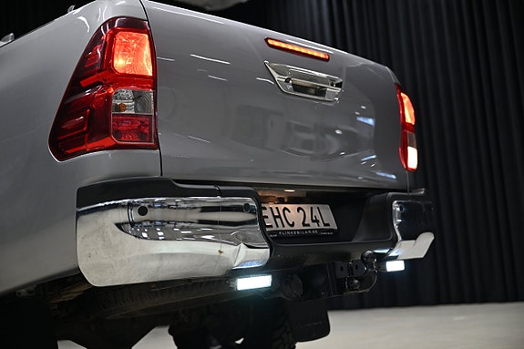 Toyota HiLux 11 of 30